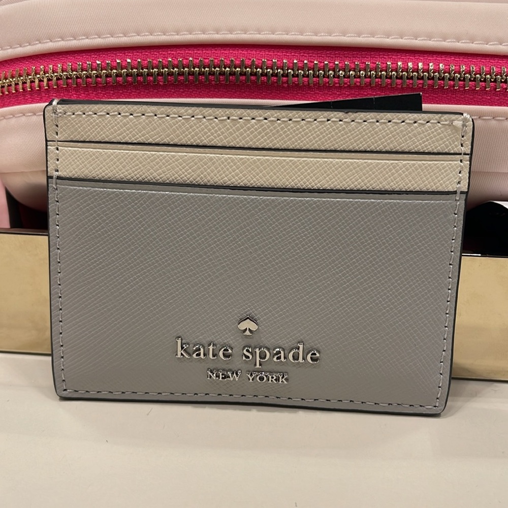 Kate Spade Madison Small Slim Card Holder
Platinum Grey Multi
NWT - Picture 13 of 16